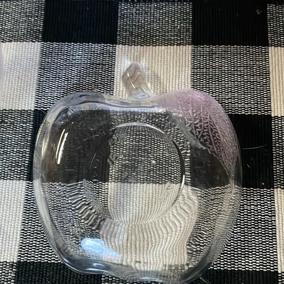 Elegant Clear Glass Apple-Shaped Bowls with pink tinged leaves - Picture 2 of 2